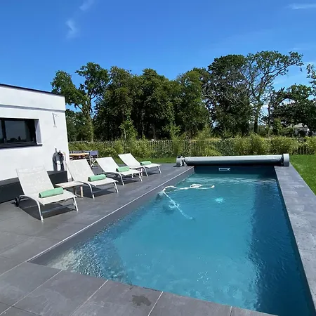 Rarissime Avec Piscine A Vannes, A 5 Minutes Du Centre